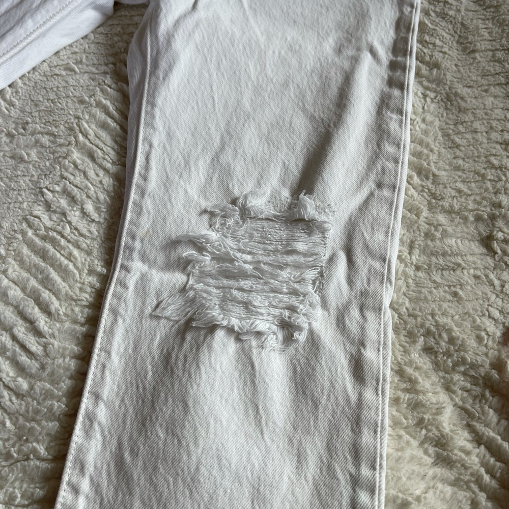 Levi’s 501 Mid Rise Distressed Jeans - Picture 6 of 6